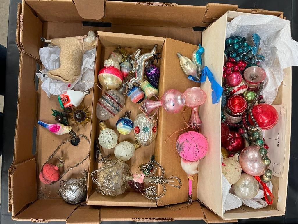 Group of Vintage Christmas Ornaments (1 of 5)