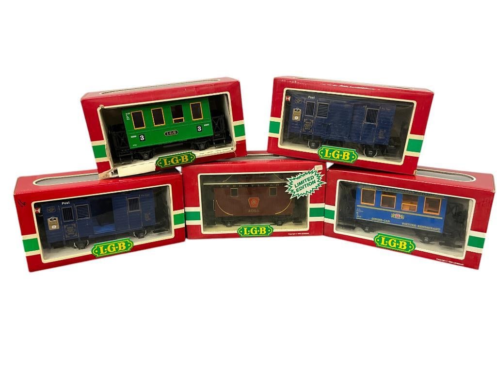 Group of 5 LGB Lehmann Train Cars: Group of 5 LGB Lehmann Train Cars. Models 3013, 3010, 1985 and 4065 e 03.