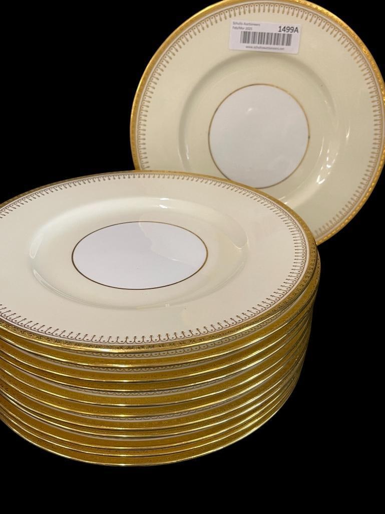 12 Mintons China Dinner Plates: 12 Mintons China Dinner Plates. Approx. 10 inch diameter.