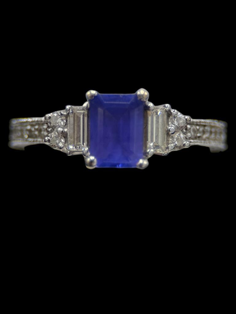 14k Gold Ring with Tanzanite and Diamonds: 14k Gold Ring with Tanzanite and Diamonds. Approx. size. 7.5.