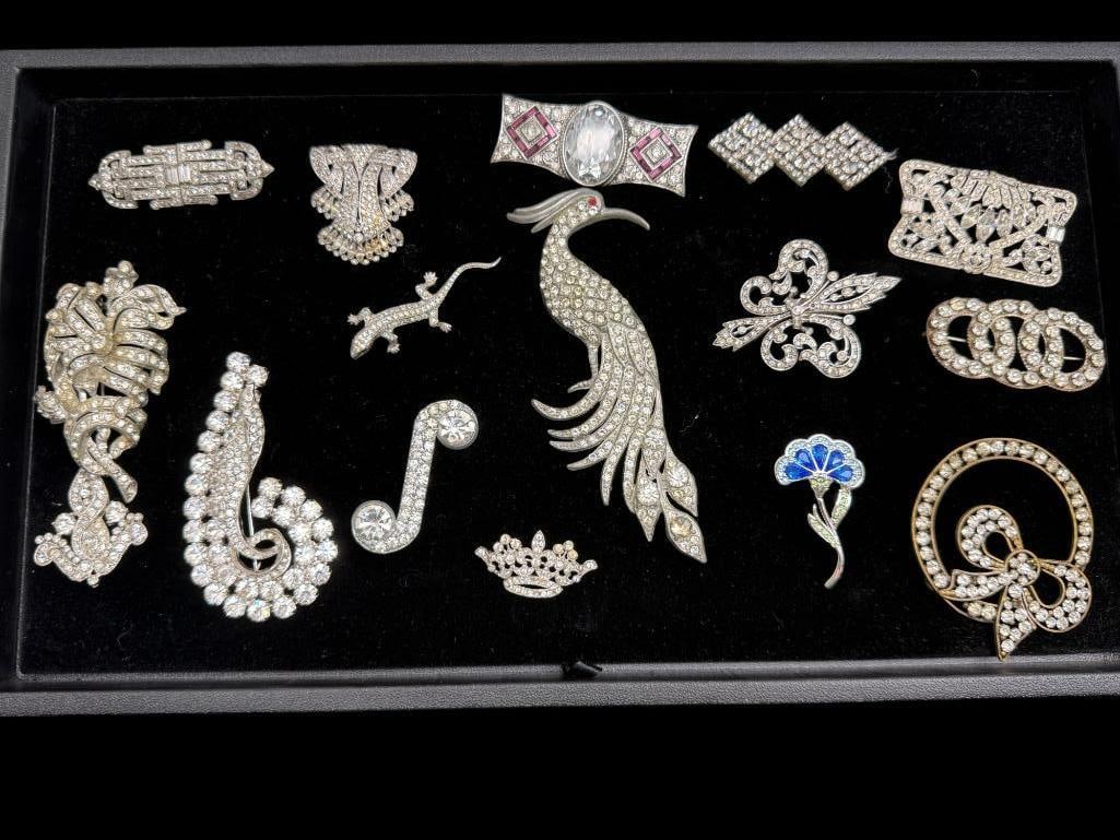 Coro Duette signed Pin, Costume Jewelry Birds, Lizard and more: Coro Duette signed Pin, Costume Jewelry Birds, Lizard. Fleur de Lis pin by KJL. Approx. 16 pieces.