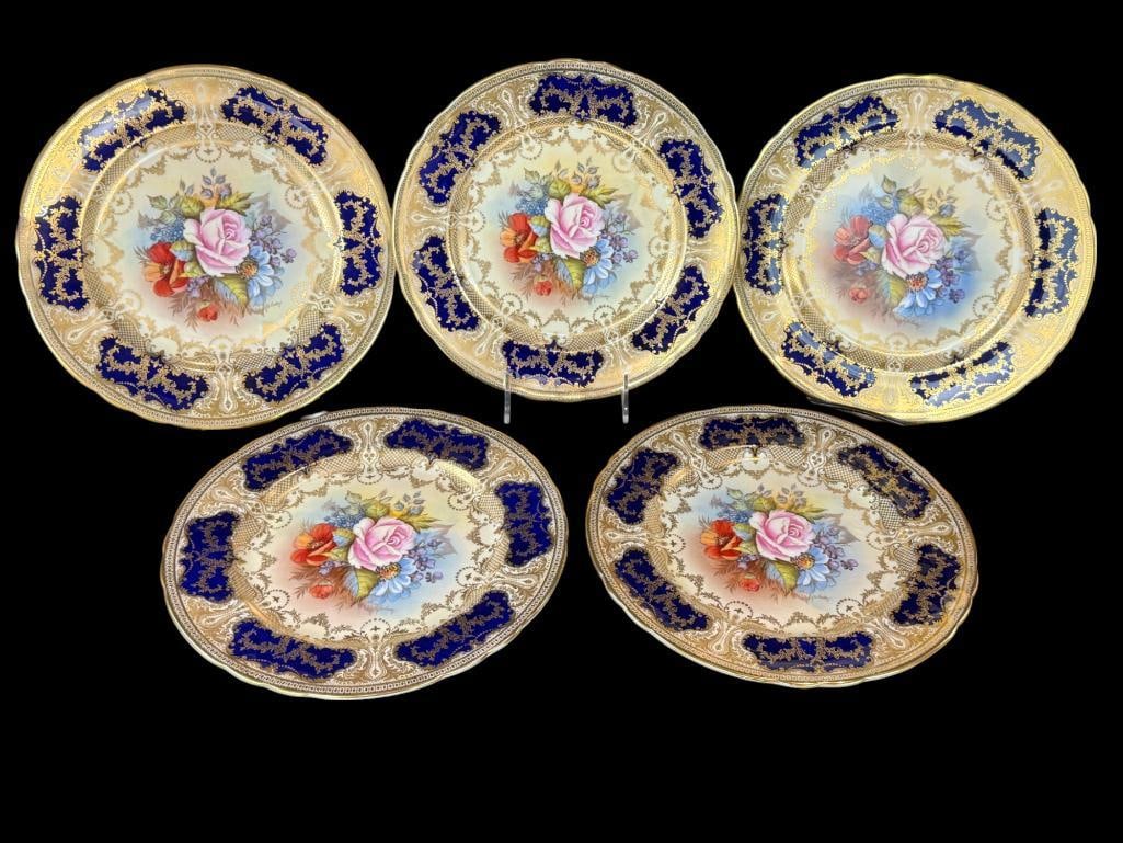 Aynsley England Gilt Hand Painted Plates: Aynsley England Gilt Hand Painted Plates. Signed L. A. Bailey. 5 pieces. Approx. 10.5 inches.
