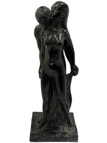 Leonardo Art Studios Statue