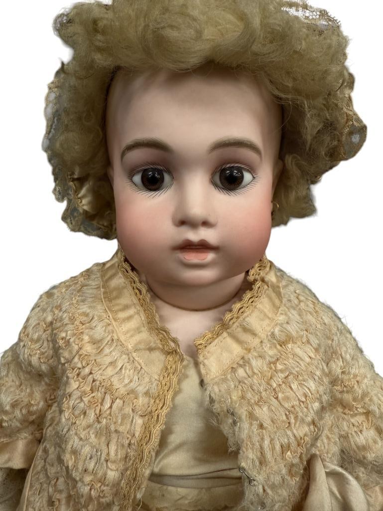 French Bru JNE Doll (1 of 12)