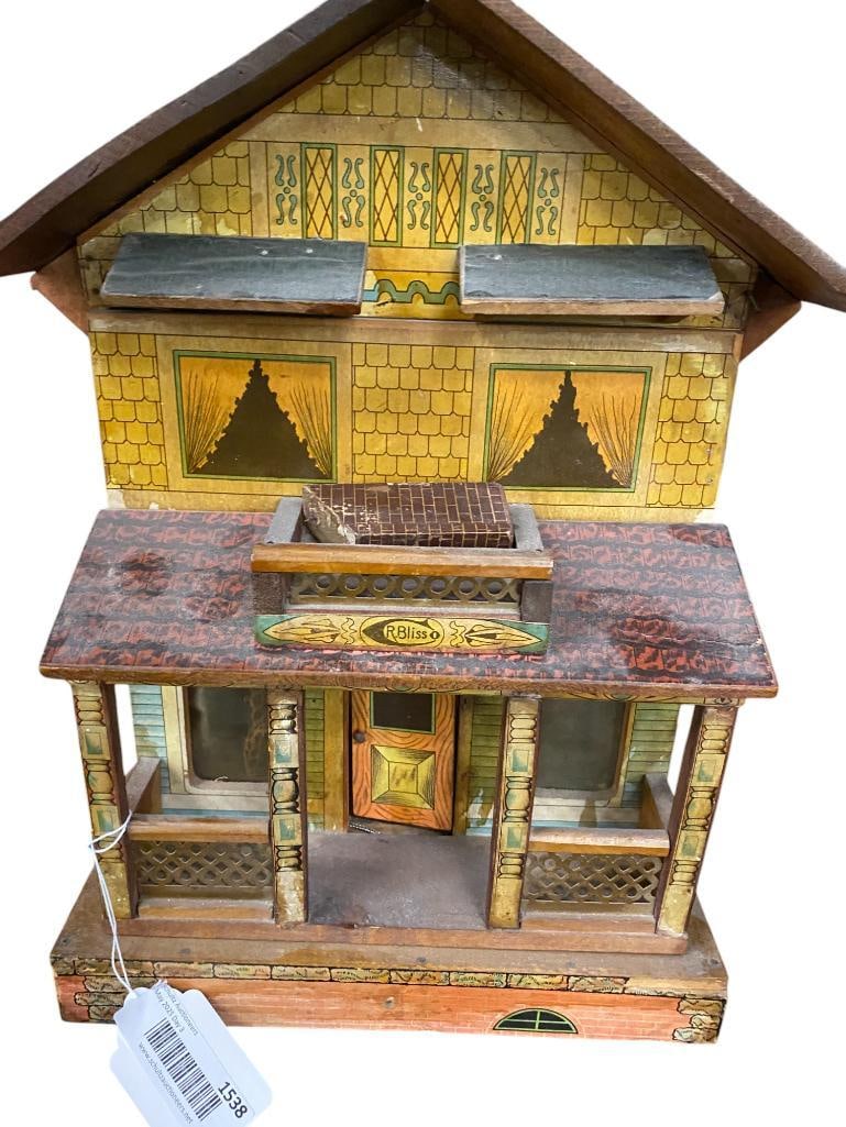 Victorian Bliss Dollhouse (1 of 5)
