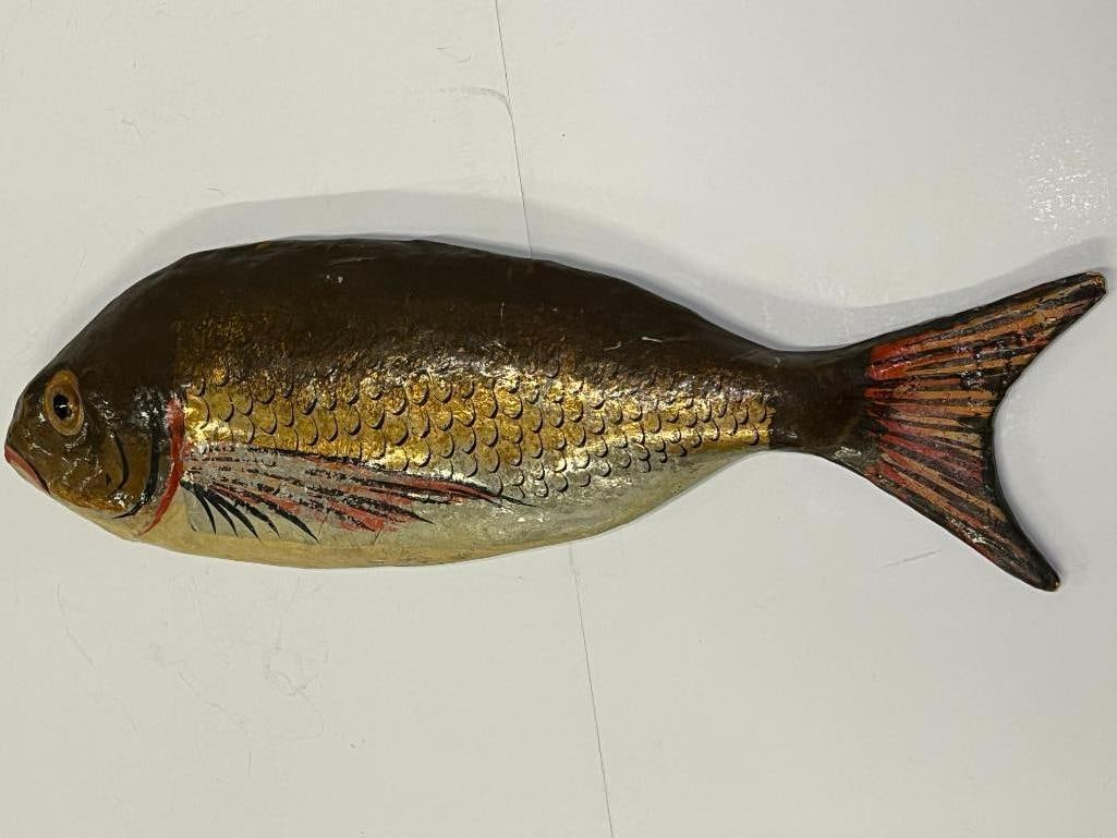 French Fish Cardboard Candy Container (1 of 4)