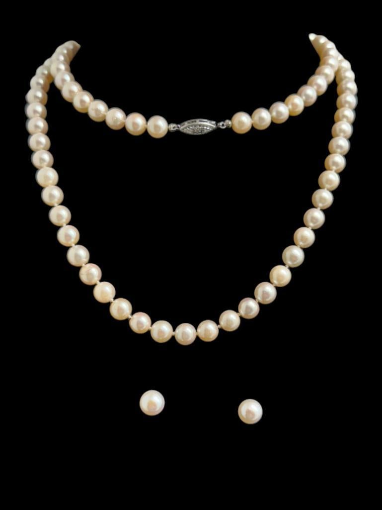 Pearl Necklace with Earrings: Pearl Necklace with Earrings. 14k gold clasp.