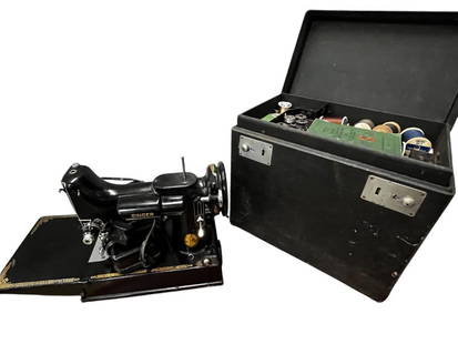 Singer Featherweight Portable Sewing Machine Model 221-1: Singer Portable Sewing Machine Model 221-1 Featherweight. Serial AJ224279.