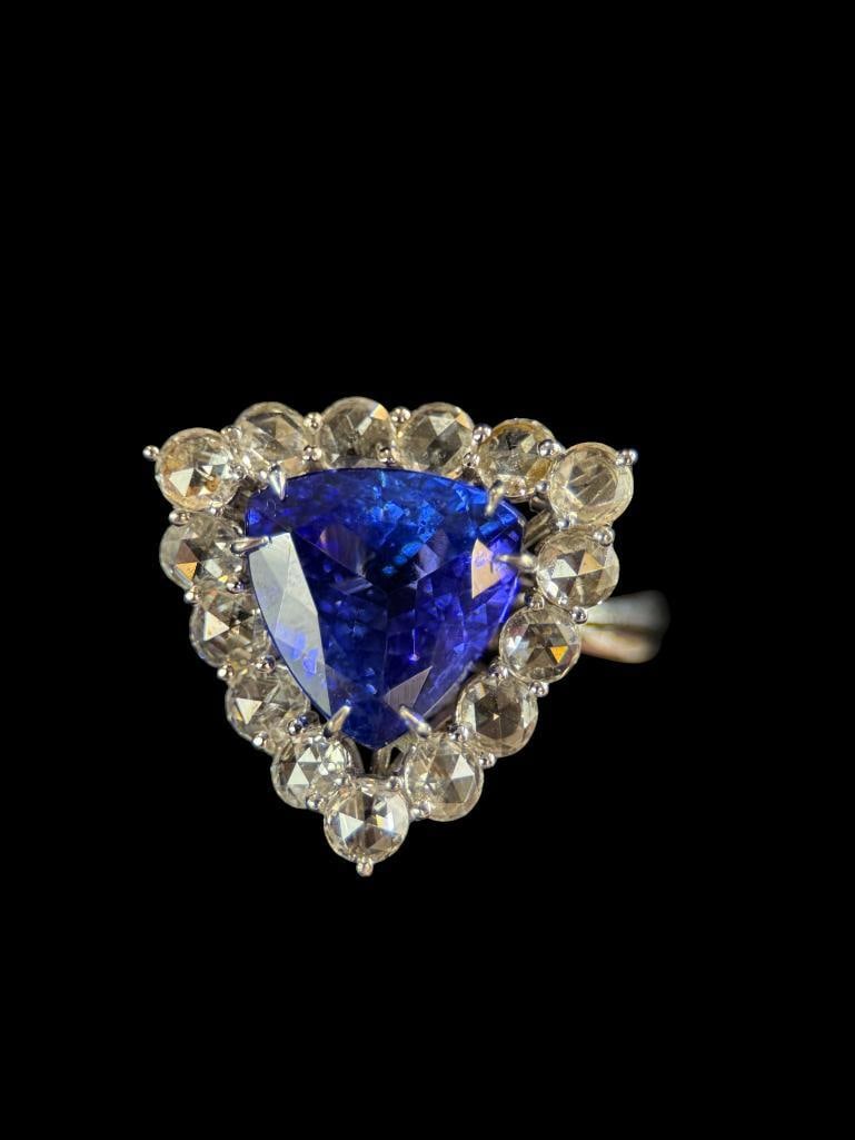 18k Gold Tanzanite and Diamond Ring (1 of 6)