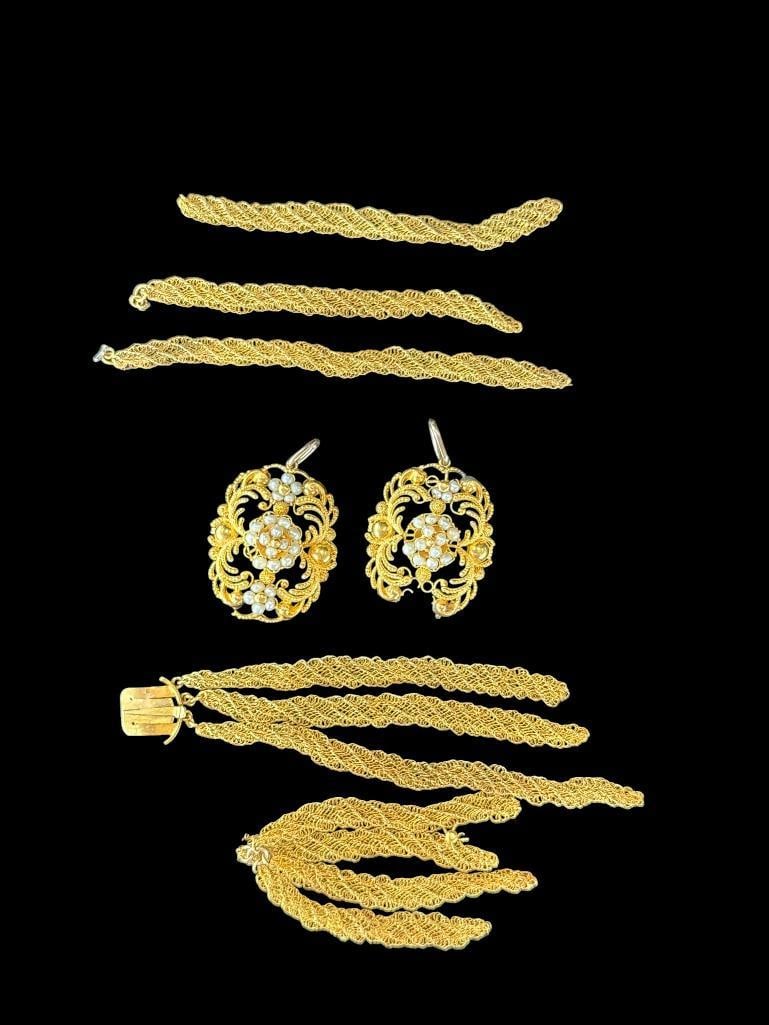 18k Gold Victorian Brooches and Parts of Chain (1 of 3)