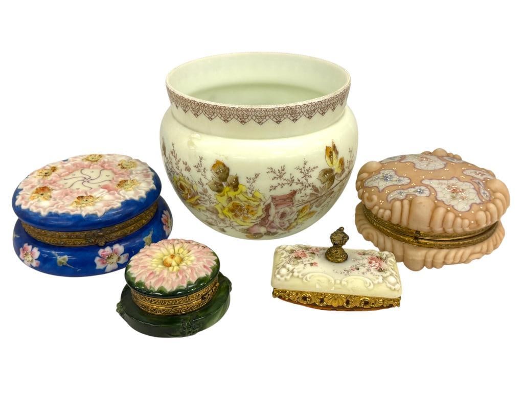 Wave Crest Dresser Boxes, Jardiniere etc: Wave Crest Dresser Boxes, Jardiniere and paper ink blotter. 5 pieces. Large dresser box approx. 3 x 7 x 7 inches.