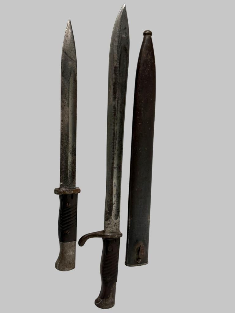 2 WW2 German Bayonets: 2 WW2 K98 German Bayonets. One by Simson & Co Suhl, other marked 41 fnj. Simson approx. 20 inches in scabbard.