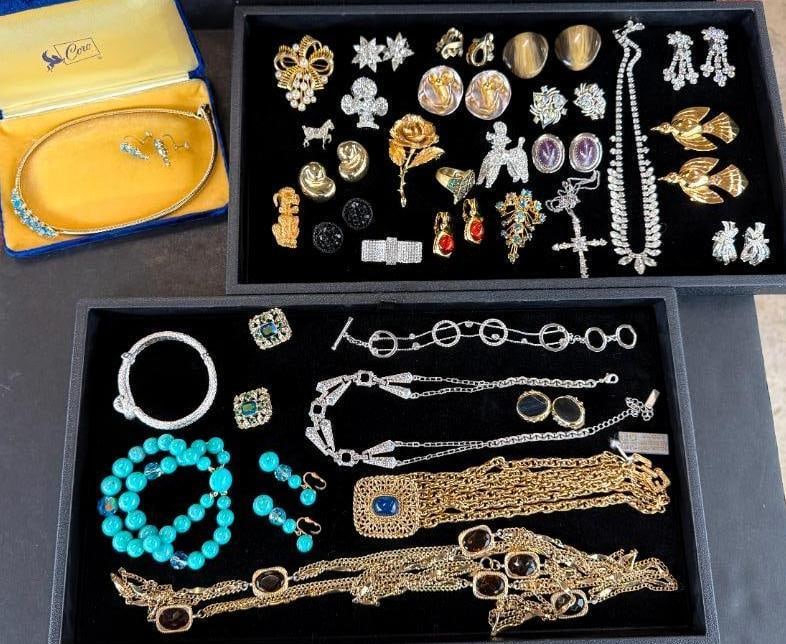Costume Jewelry Necklaces, Bracelets, Earrings etc: Costume Jewelry Necklaces, Bracelets, Earrings etc. Piece by Bijoux Givenchy, Coro and more. Approx. 30 pieces.