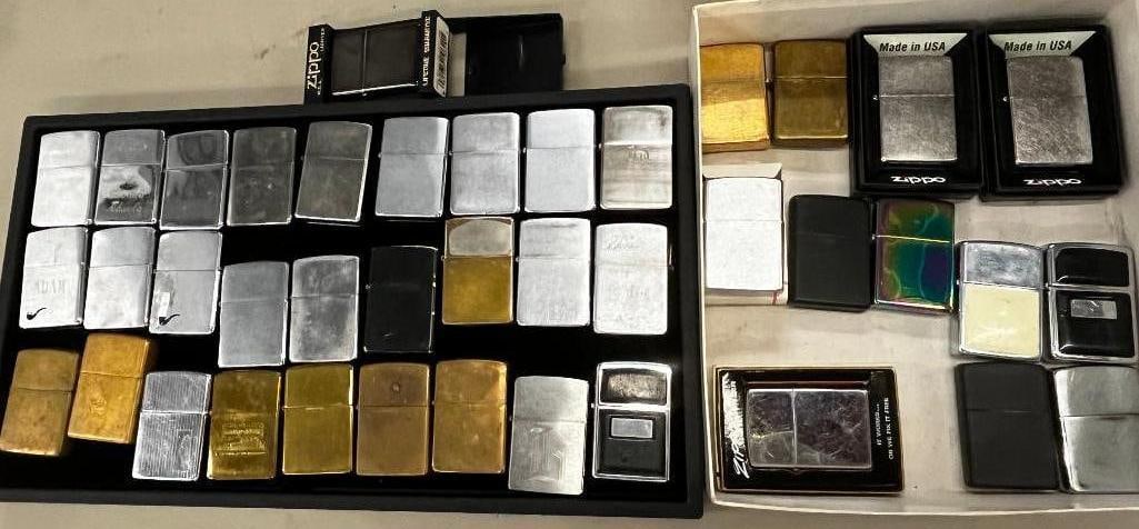 40 Vintage Zippo Lighters: 40 Vintage Zippo Lighters