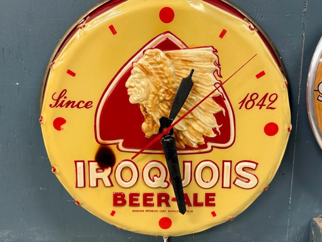 Iroquois Beer Bottle Cap Light Up Clock (1 of 3)