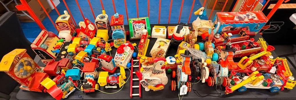 Fisher Price Toys, Pull Toys, Snoopy and more: Fisher Price Toys, Pull Toys, Snoopy and more
