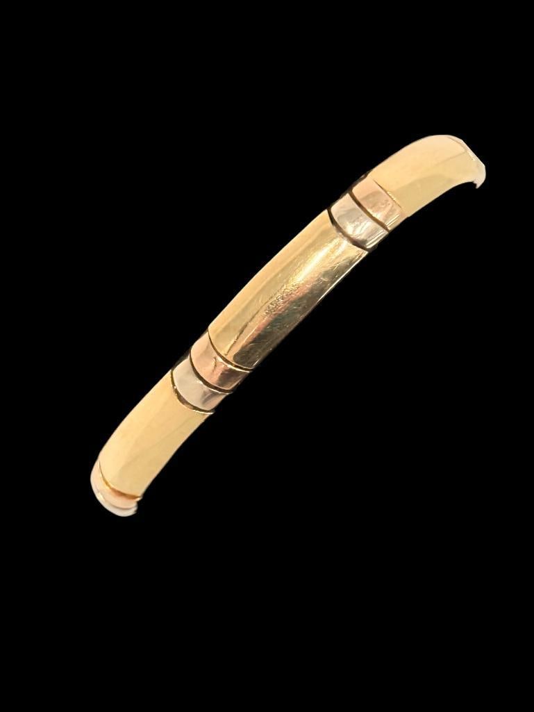 18k Three Tone Gold Bracelet: 18k Three Tone Gold Bracelet. Approx. 29 grams. Approx. 7.25 inches.