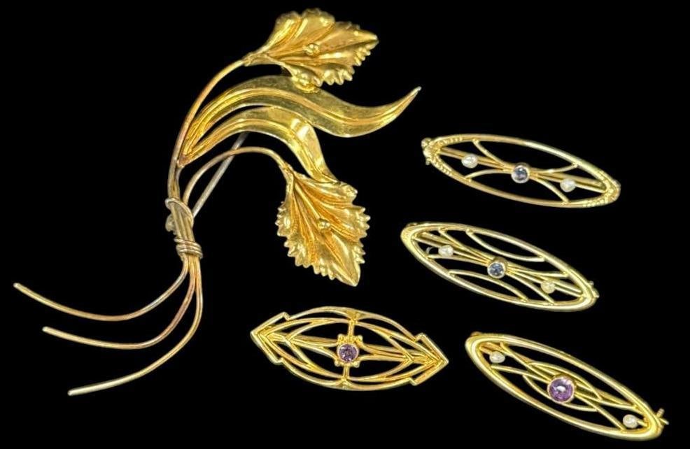 10k Gold Pins: 10k Gold Pins. Approx. 13.1 grams.