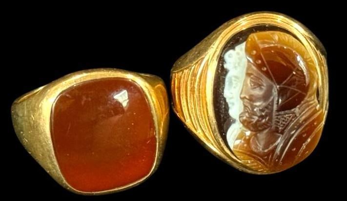 2 10k Gold rings with stones: 2 10k Gold rings with stones. Approx. 25.4 grams.