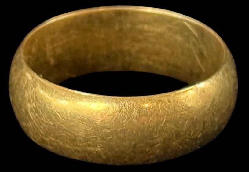 18k Gold Ring (1 of 3)