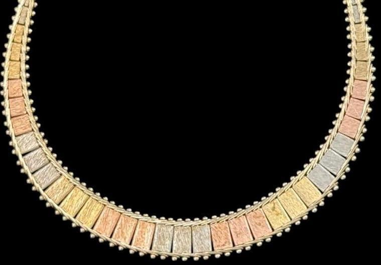 14k Gold Necklace: 14k Gold Necklace. Approx. 8.2 grams.