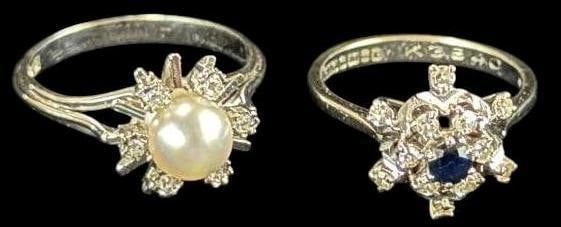 2 18k Gold rings with stones: 2 18k Gold rings with stones. Approx. 7.5 grams. Pearl ring approx. size 7.75. Blue stone approx. size 6.5.