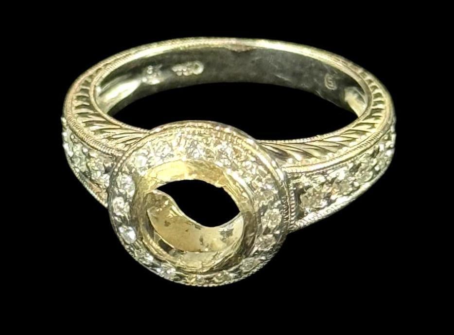 18k Gold ring with Diamonds (1 of 6)