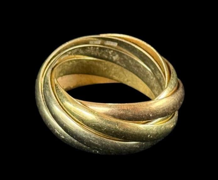 14k Gold group of connected rings: 14k Gold ring - group of connected rings. Approx. 10.6 grams. Approx. size 7.