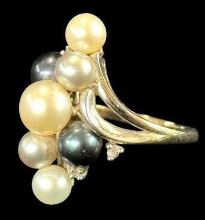 10k Gold ring with Pearls (1 of 6)