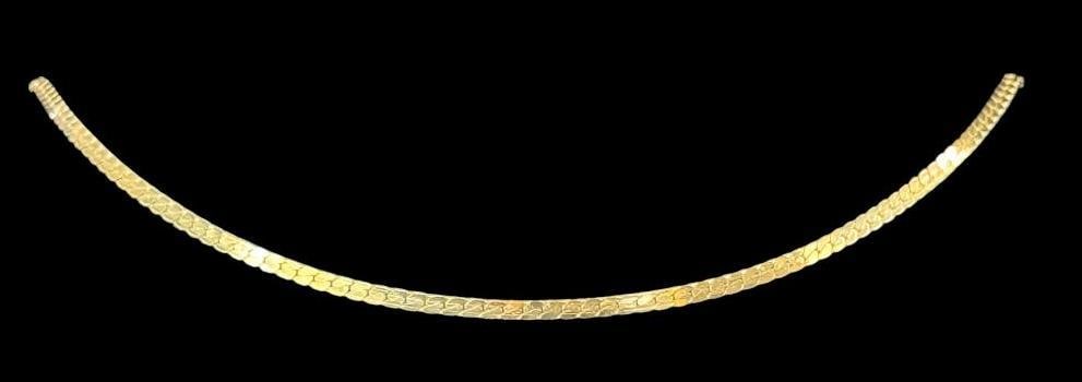 14k Gold Necklace: 14k Gold Necklace. Approx. 9.8 grams. Approx. 18 inches.