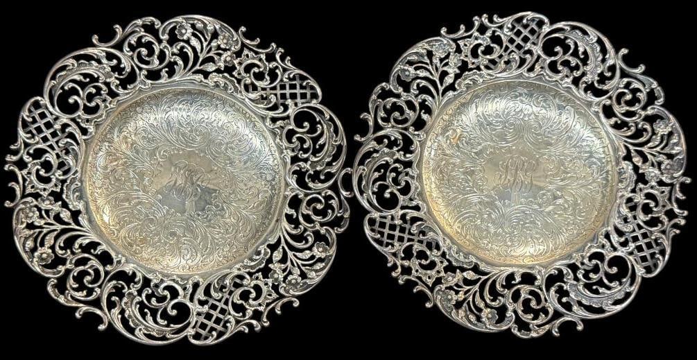 2 Sterling Silver Compotes: 2 Bigelow Kennard & Co. Sterling Silver Compotes. Total weight approx. 21 ozt. Approx. 7.5 x 2.25 inches.