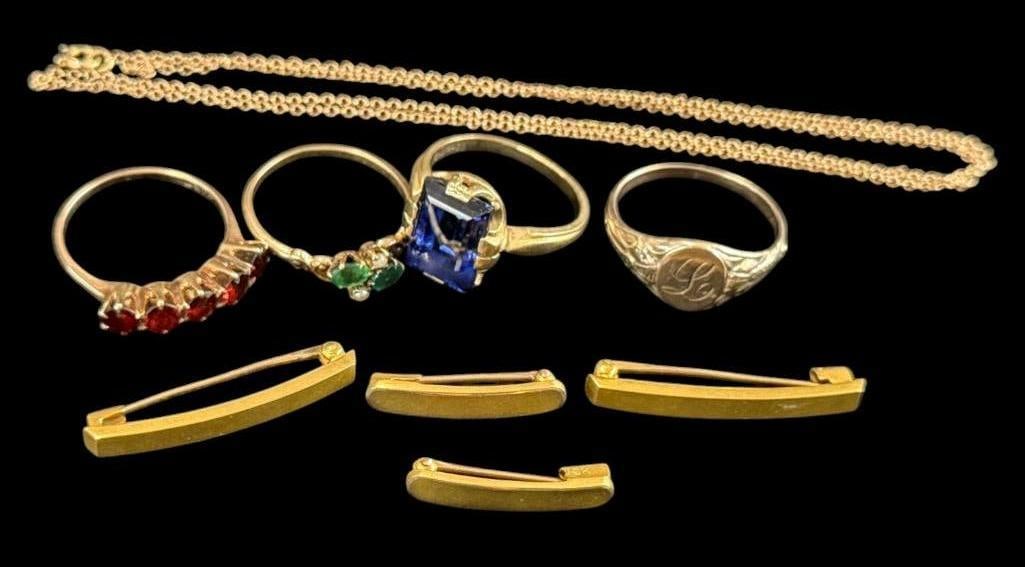10k Gold Rings, pins etc.: 10k Gold Rings with stones, pins and chain. Approx. 13.3 grams total.