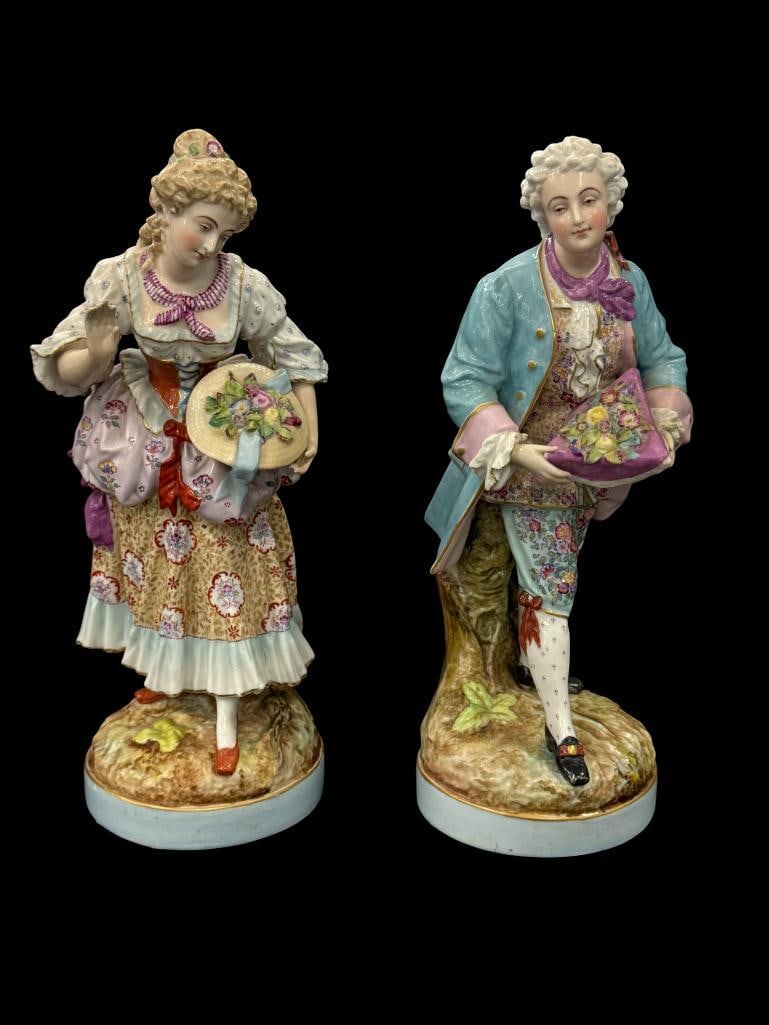 Porcelain Man and Woman Gardeners Statues: Porcelain Man and Woman Gardeners Statues. 2 pieces. Approx. 16 inches tall.