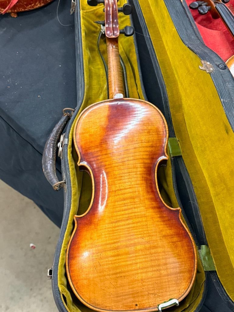 4 Violins in cases - 4