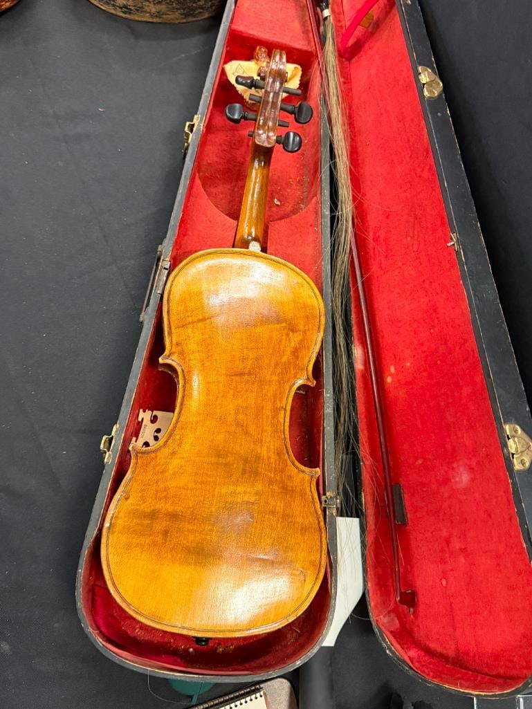 4 Violins in cases - 7