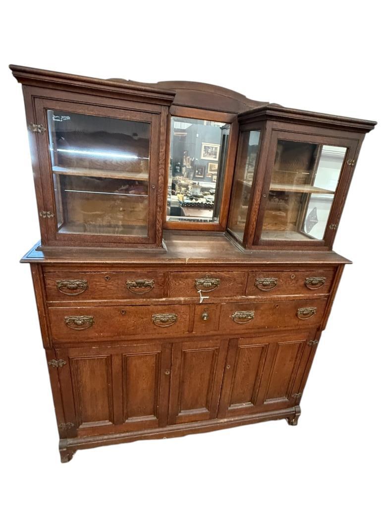 Oak Sideboard with display cabinets (1 of 4)