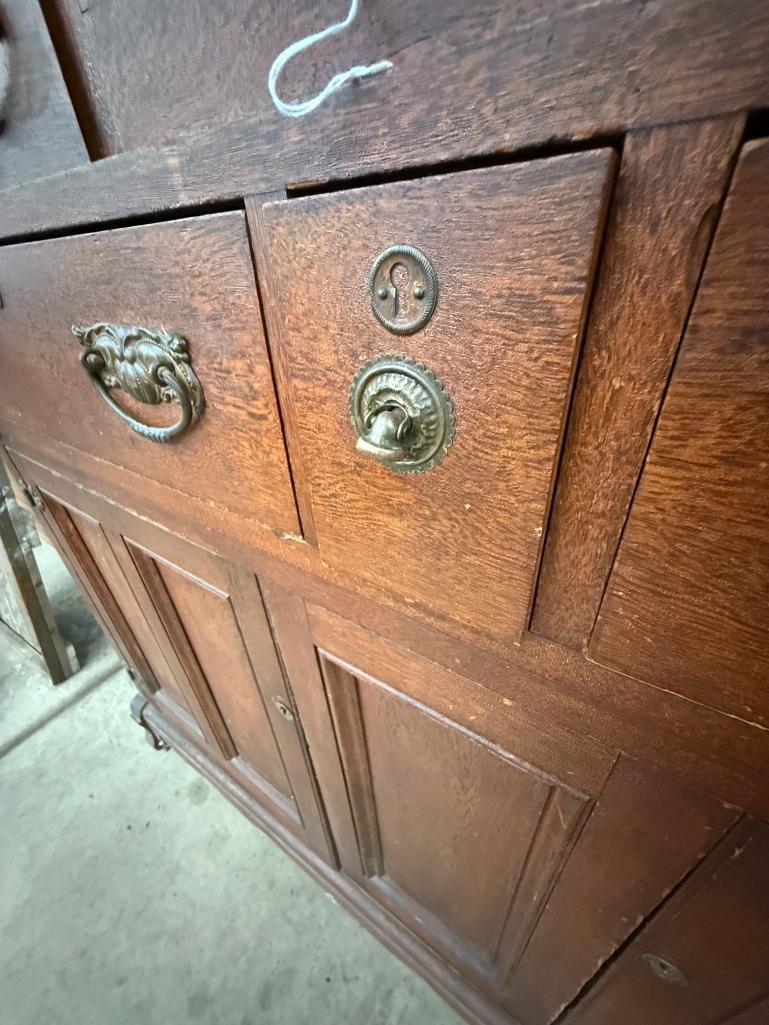 Oak Sideboard with display cabinets - 4