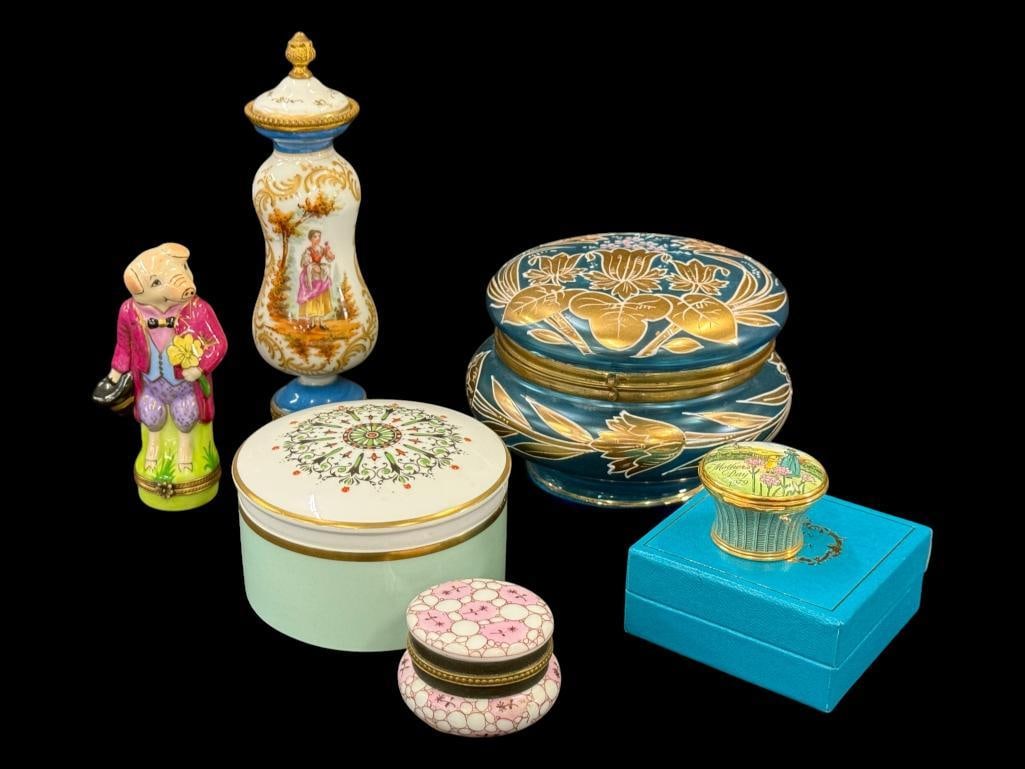 Dresser Jars and Trinket Boxes (1 of 10)