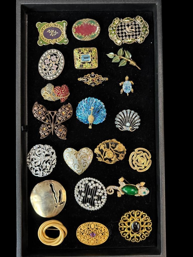 Fabulous Costume Jewelry Pins (1 of 9)