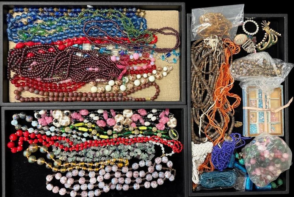 Costume Jewelry Beaded Necklaces and more (1 of 4)