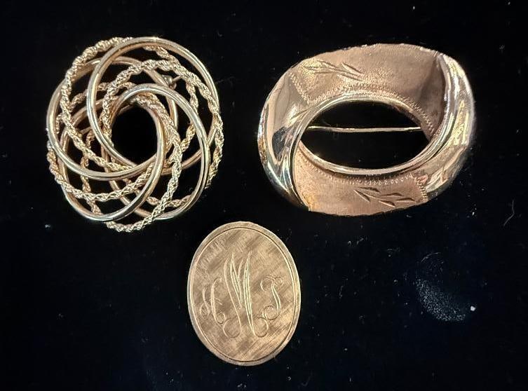 3 14k Gold Pins: 3 14k Gold Pins. Approx. 14 grams.