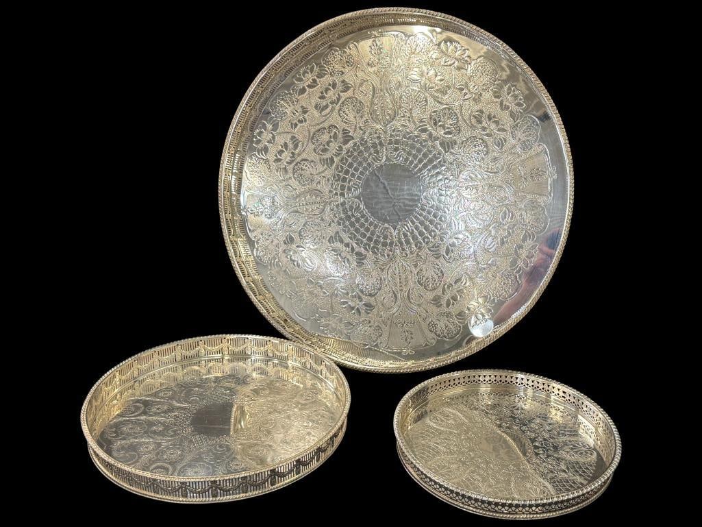 3 Round Silverplate Footed Trays (1 of 7)