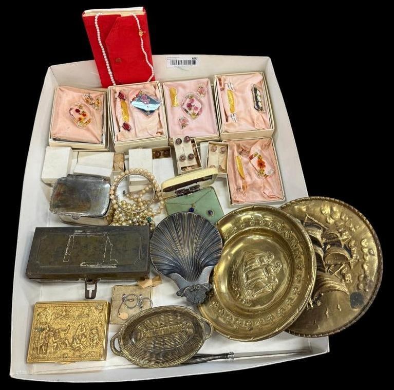 Costume Jewelry, Glass buttons etc: Costume Jewelry, Glass buttons, trinket boxes and more.