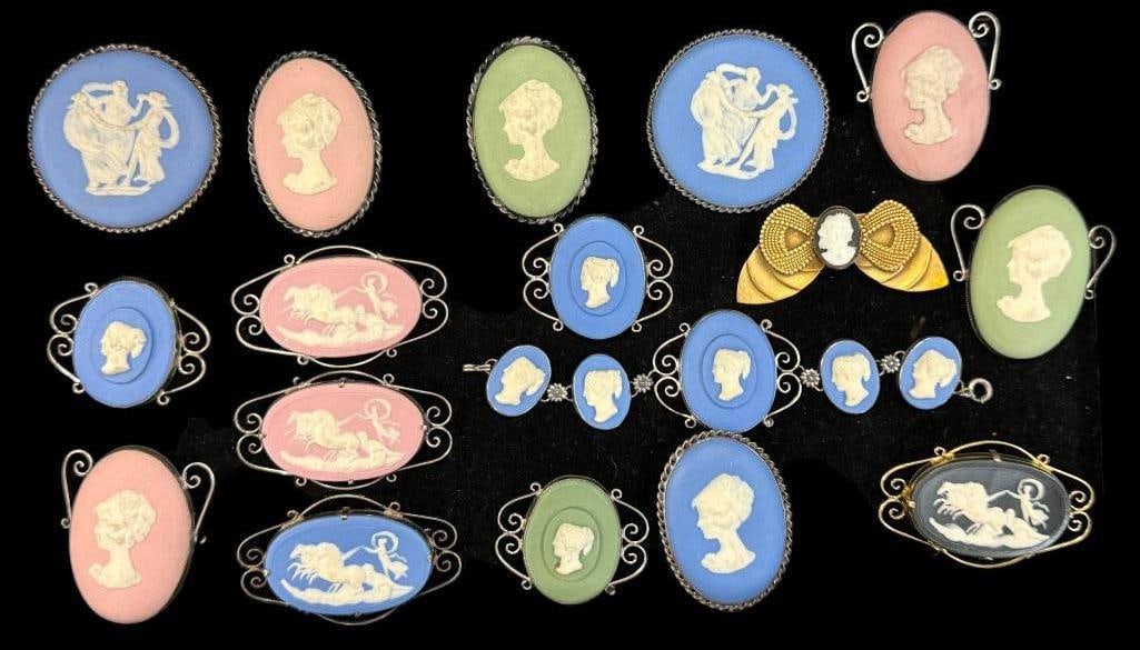 Cameo Pins and Bracelet: Cameo Pins and Bracelet. Approx. 17 pieces.