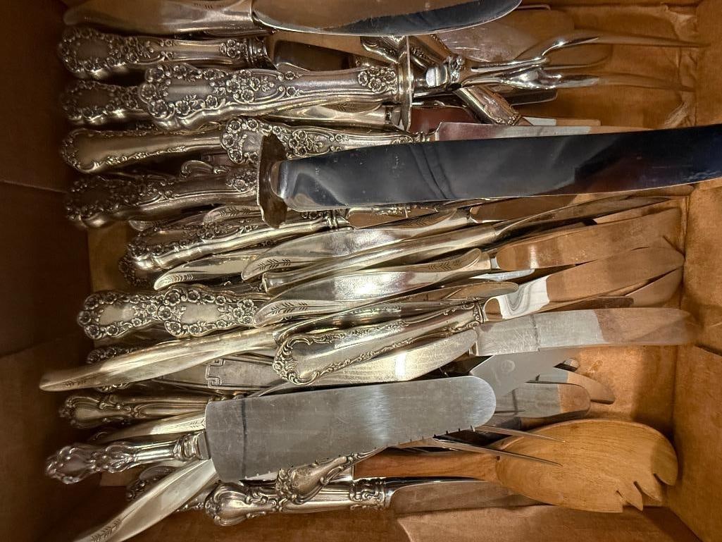 Sterling Silver knife handles, serving pieces: Sterling Silver knife handles, serving pieces. Approx. 29 oz. Handles are counted at 1/2 oz each. Approx. 58 pieces.