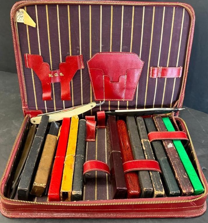 Group of Straight Razors: Group of Straight Razors. Approx. 17 pieces.