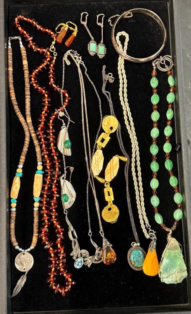 Costume Jewelry necklaces, earrings and bracelet (1 of 4)