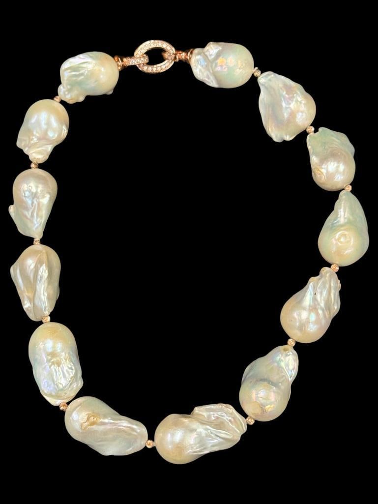 Baroque Pearl necklace: Baroque Pearl necklace. Approx. 15.5 inches.