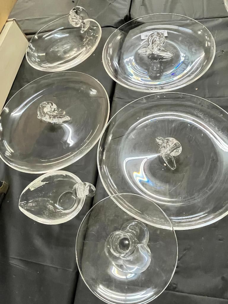 Steuben plates, candle holder and creamer: Steuben plates, candle holder and creamer. 6 pieces. Plate approx. 10 inches.