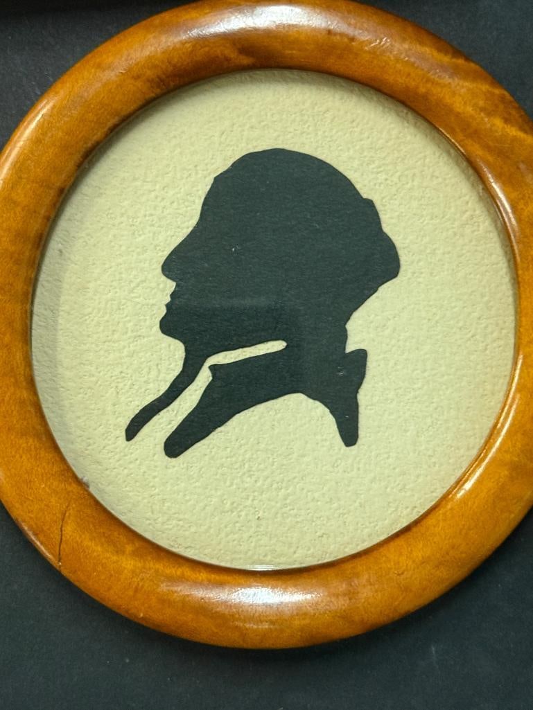 5 Silhouettes in wood frames - 4